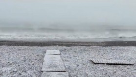 FOTO/VIDEO: În Antalya a nins pentru prima oară după 29 de ani. Imagini rare cu plajele acoperite cu zăpadă
